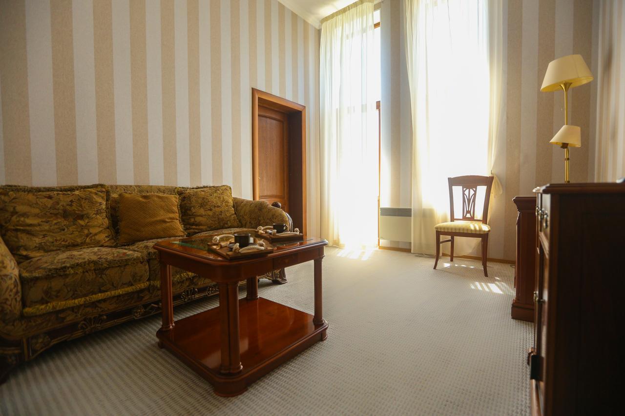 Ritsa Hotel Suchumi Zewnętrze zdjęcie